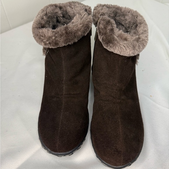 Brown women’s ankle boots - Picture 6 of 8